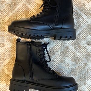Black Lace-Up Women's Boots